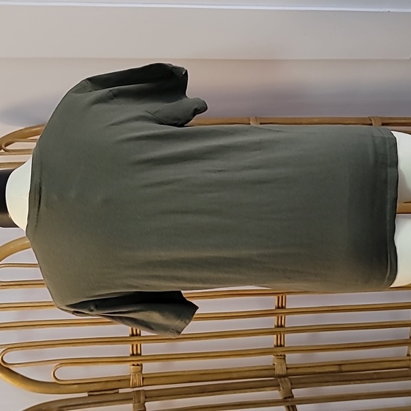 Five Finger Death Punch War is the Answer olive green tee sz M vintage - Picture 4 of 8